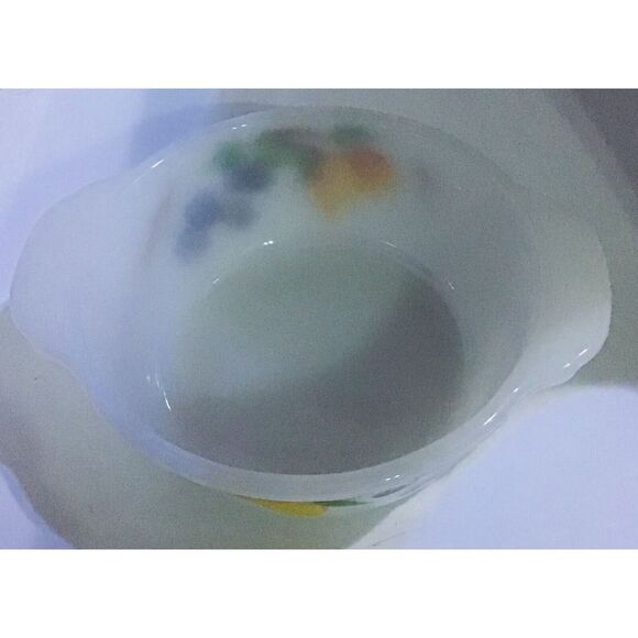 Vintage Fire King/Anchor Hocking - 'Gay Fads' - 1 Pint Casserole - Picture 2 of 3